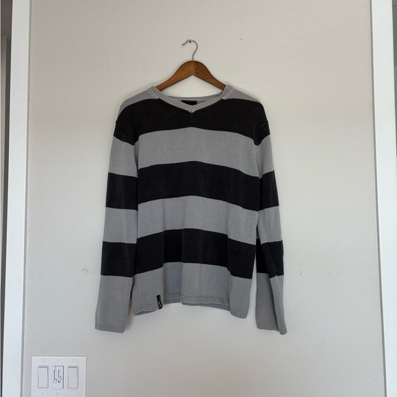 O'Neill Black and Gray Striped Crewneck Sweater - Picture 1 of 5